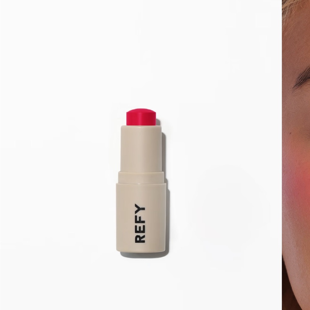 REFY LIP BLUSH Guava
Sheer, tinted blurring lip balm